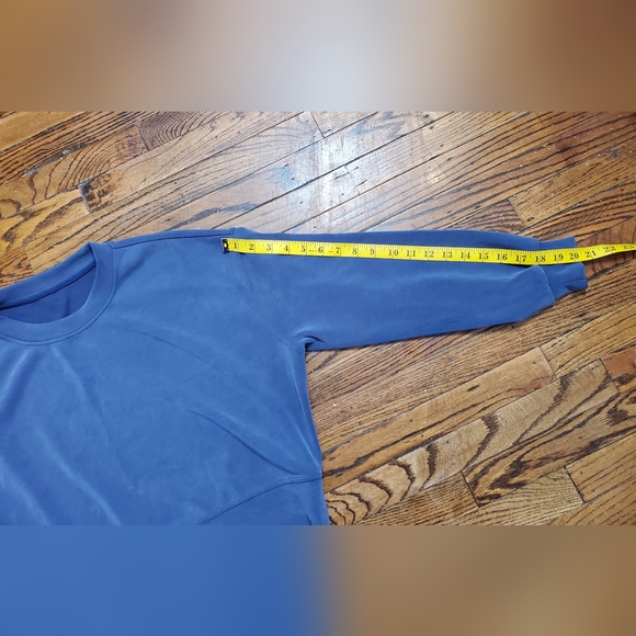 Lululemon Women's Perfectly Oversized Cropped Crew Softstreme Night Sea Size 4 - Picture 13 of 13